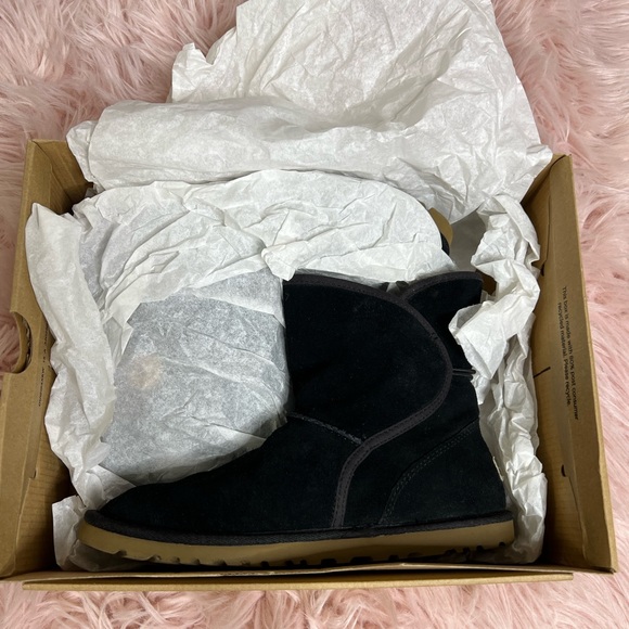 Black Leona UGG Australia Boot - Picture 1 of 4